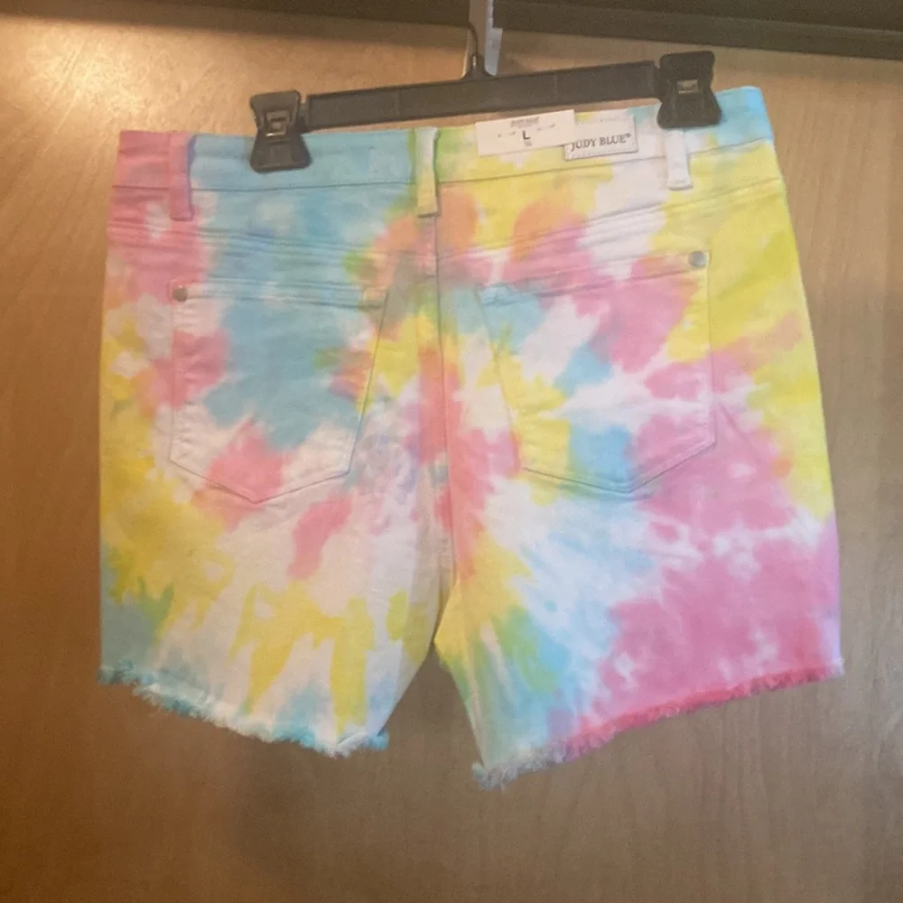Judy Blue Tye Dye shorts; size L; new with tags - Picture 2 of 9